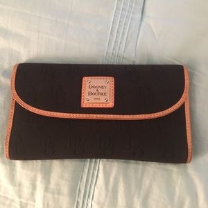 Dooney and Bourke wallet