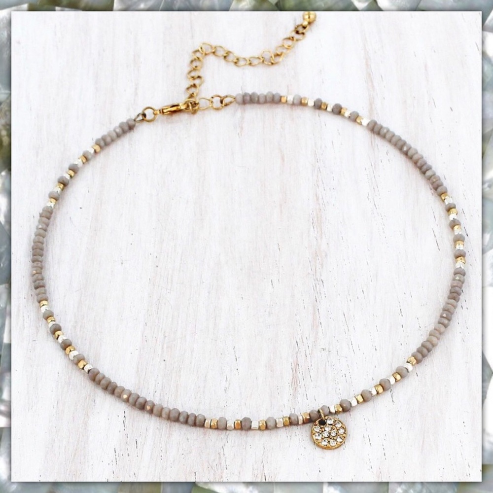 GRAY FACETED BEAD PAVE DISK CHARM CHOKER NECKLACE