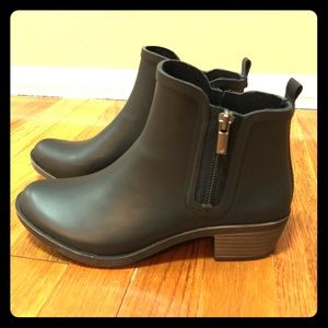 BRAND NEW Lucky Brand Rain Booties