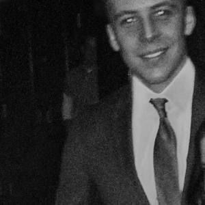 Meet your Posher, Dennis