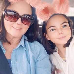 Meet your Posher, Lois