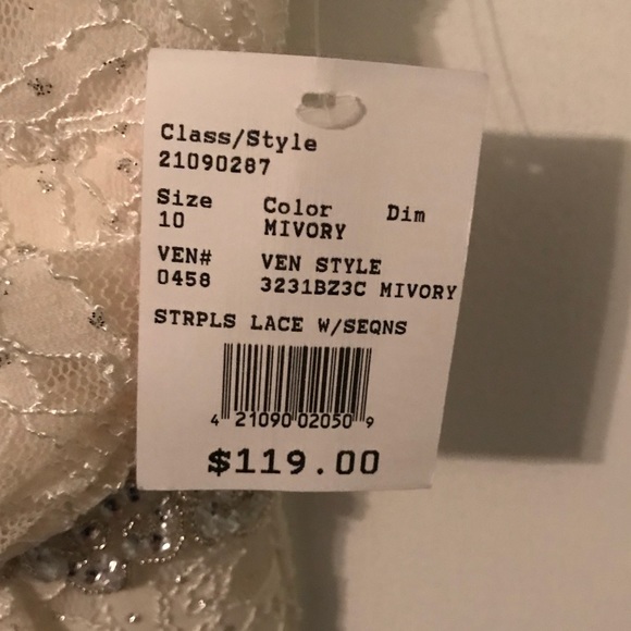 Ivory lace strapless mini dress - Picture 3 of 4