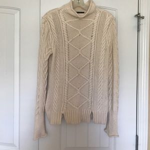 Women’s wool/cashmere sweater