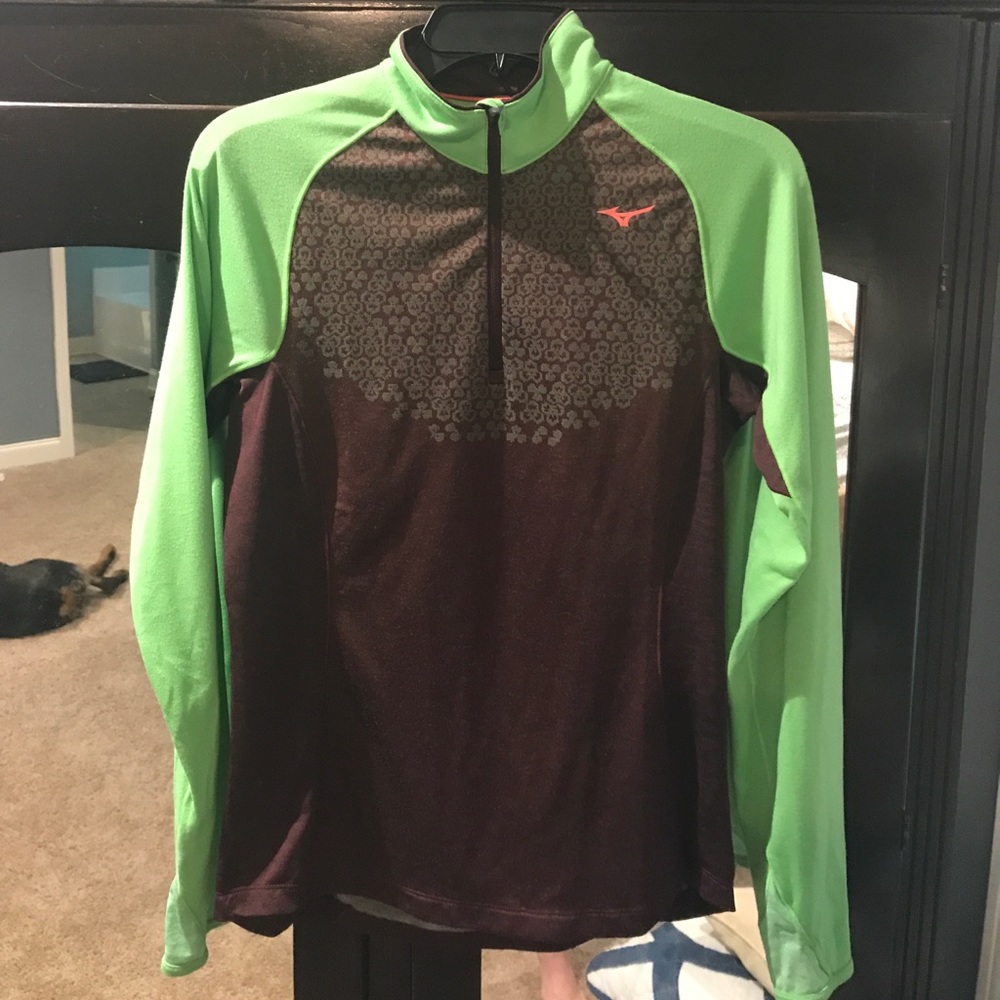 Size M Mizuno running pullover
