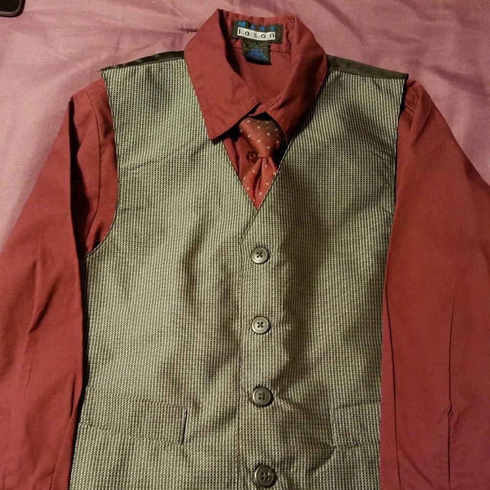 Boys long sleeve button down shirt w/tie