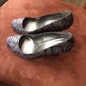 Worthington snakeskin wedges