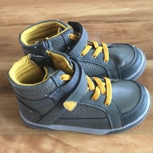 Jumping Beans Boys Boots size 11M