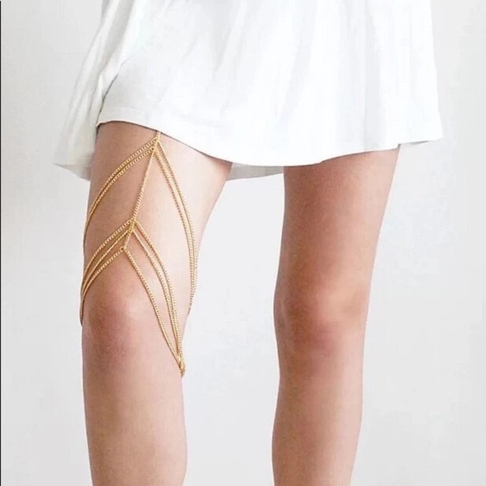 Draping Leg Chain In Gold Or Silver