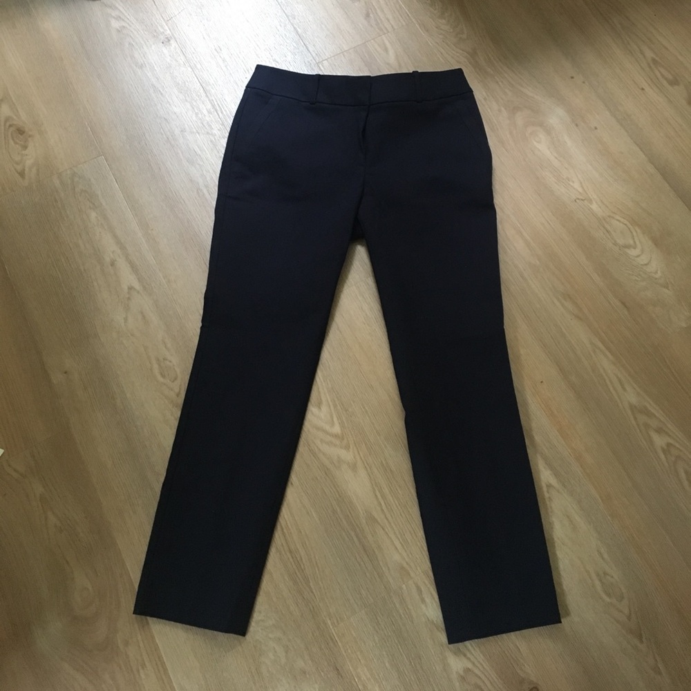 LOFT Julie navy skinny pants.  8P New, no tags