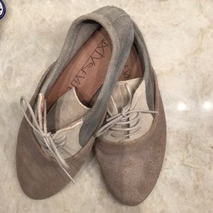 Anthropologie!! SixtySeven Suede Oxford