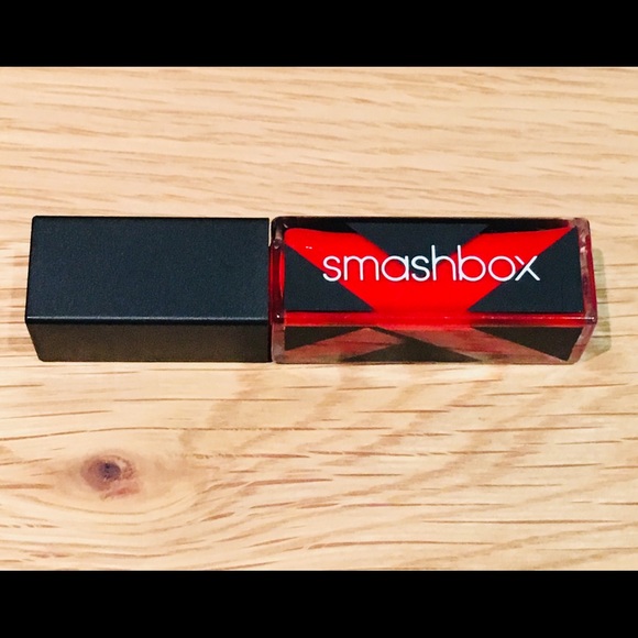 Be Legendary Long-Wear Lip Lacquer - Picture 3 of 3