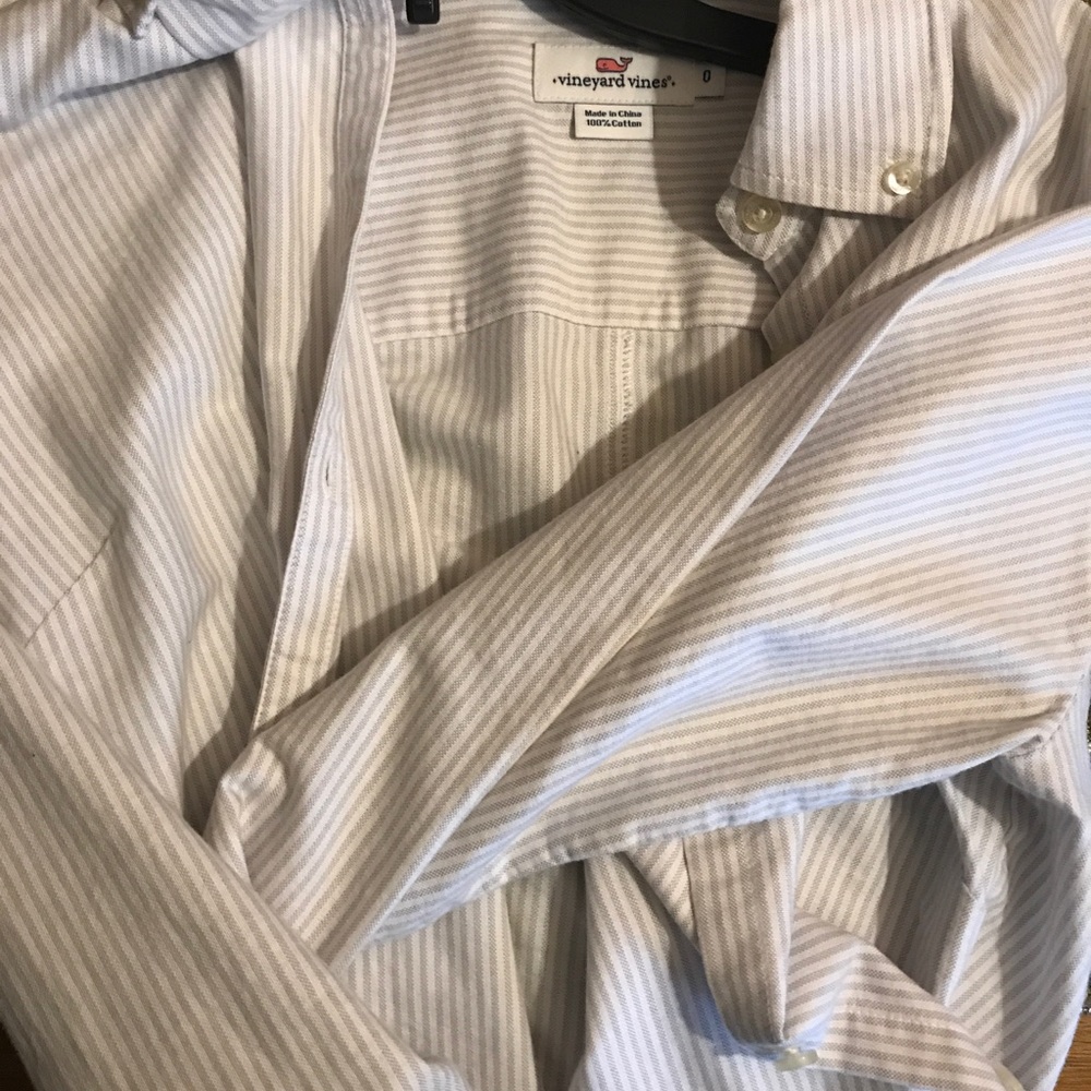 Vineyard vines striped button up