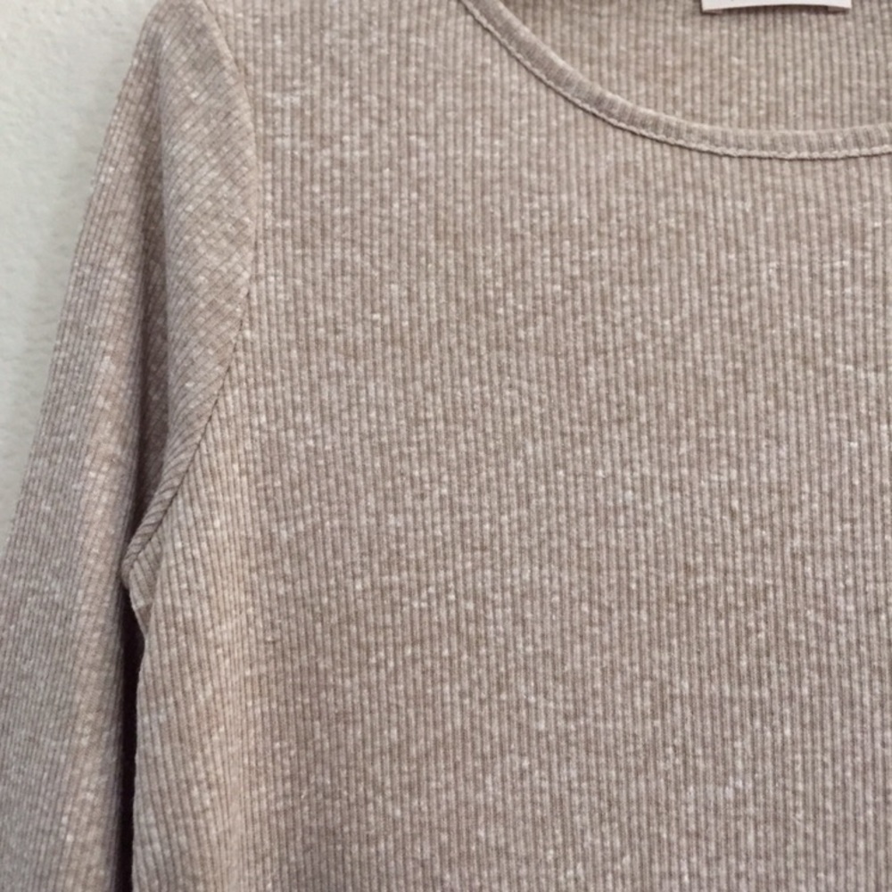 Long Sleeve Side-Slit Top - Picture 3 of 5