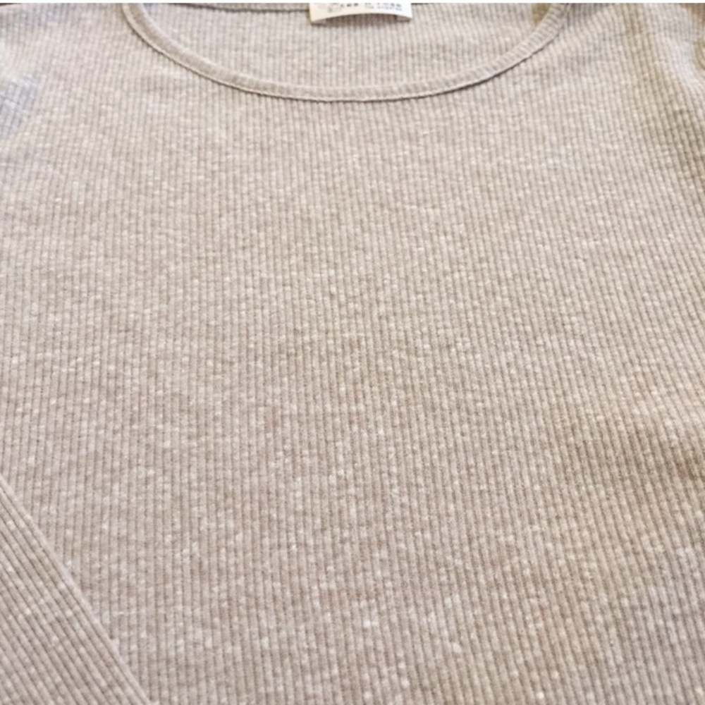 Long Sleeve Side-Slit Top - Picture 5 of 5