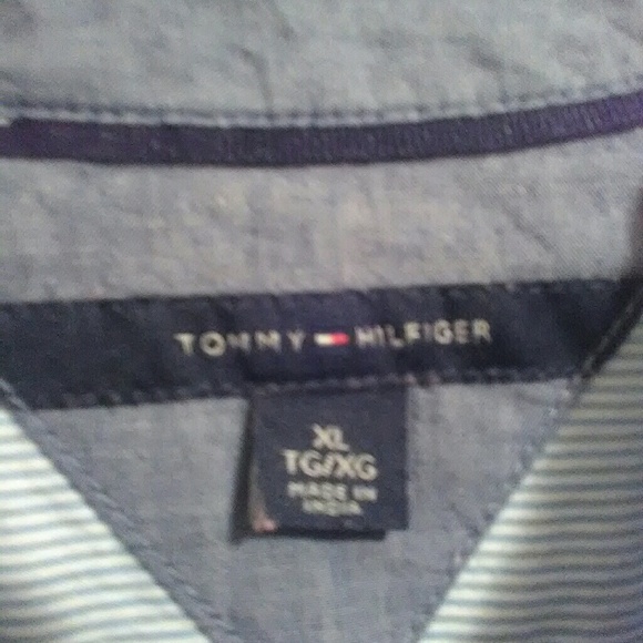 Boys Tommy Hilfiger button down shirt - Picture 2 of 3