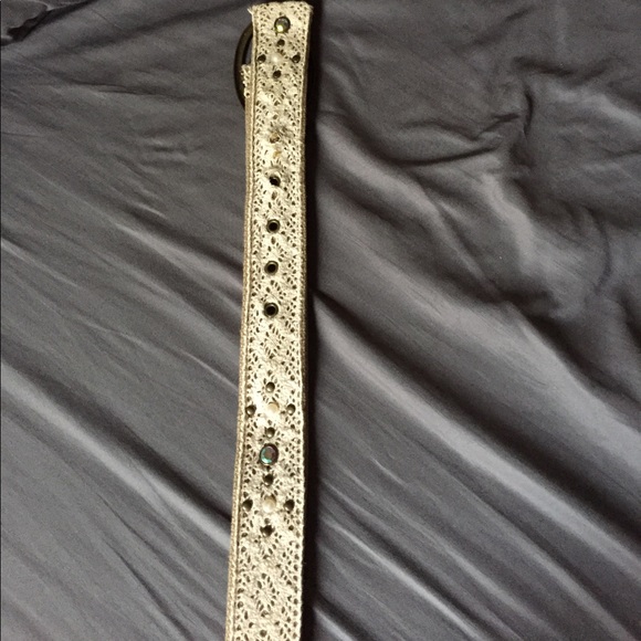 Cream Colored Belt - Picture 2 of 3