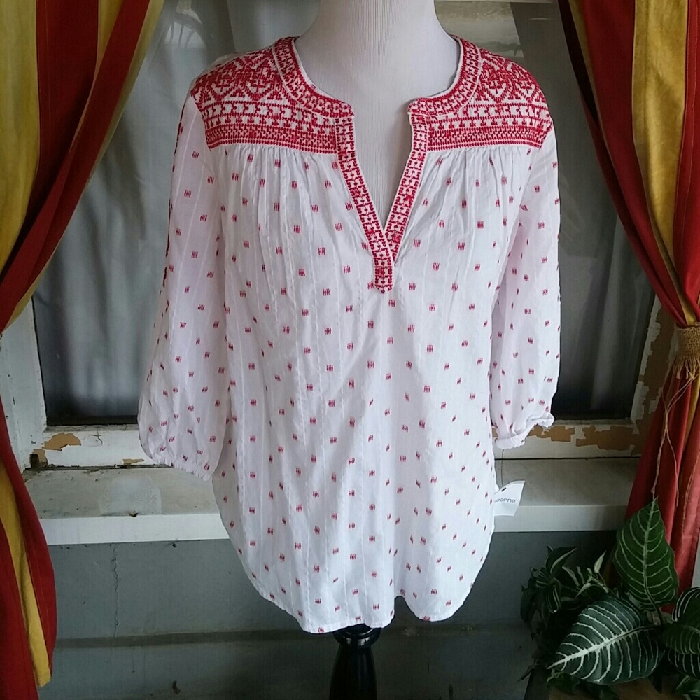 Liz Claiborne beautiful Woman's top Red And White V Neck 100% Cotton Size Small