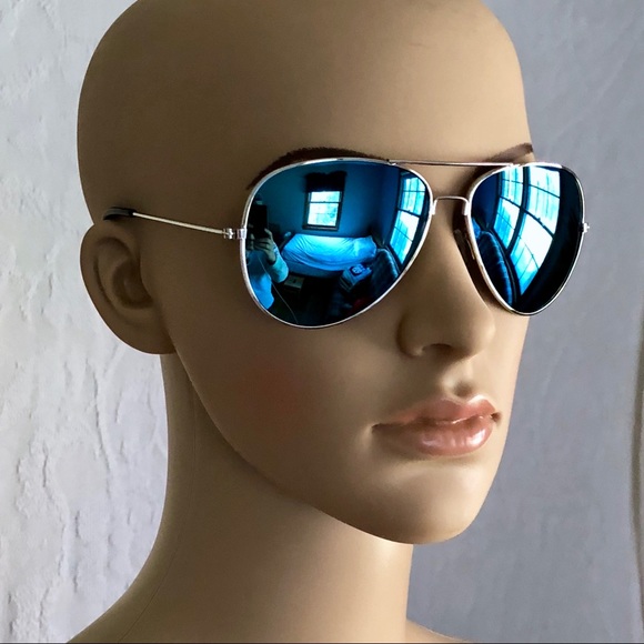 Boutique Accessories - Blue Mirror Aviator Sunglasses