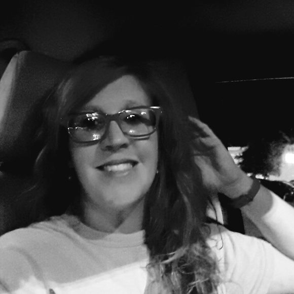 Meet your Posher, Caroline - Picture 1 of 1