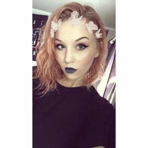 Meet your Posher, Kelly