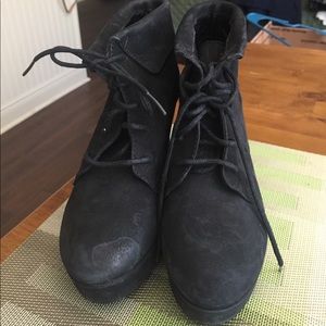 Steve Madden 6.5 black lace platform ankle boot