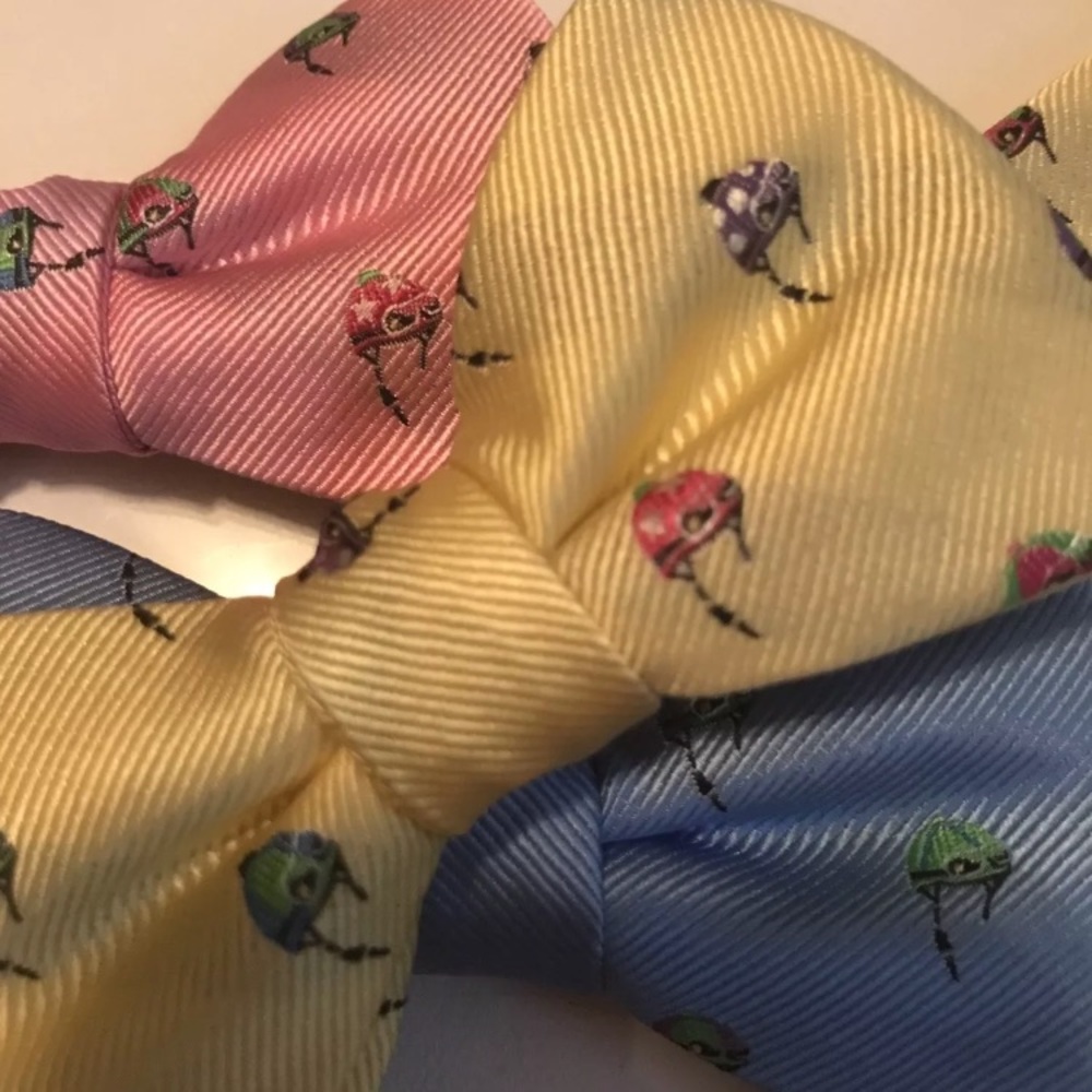 Jockey bow tie