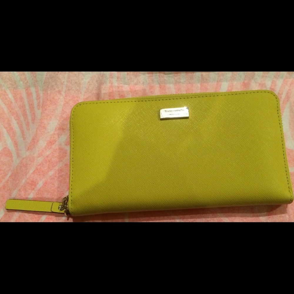 Brand New Kate Spade Cameron Wallet