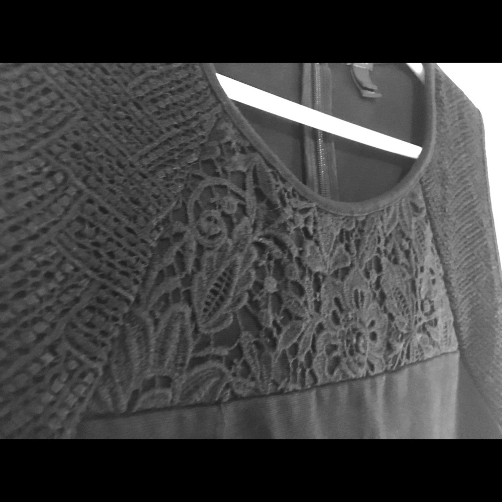 🌈SALE🌈 J. Crew zip up black tank top with lace