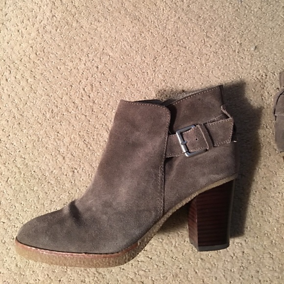 Gap Suede Booties Size 8 - Picture 3 of 6