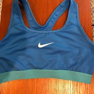 Nike pro sports bra