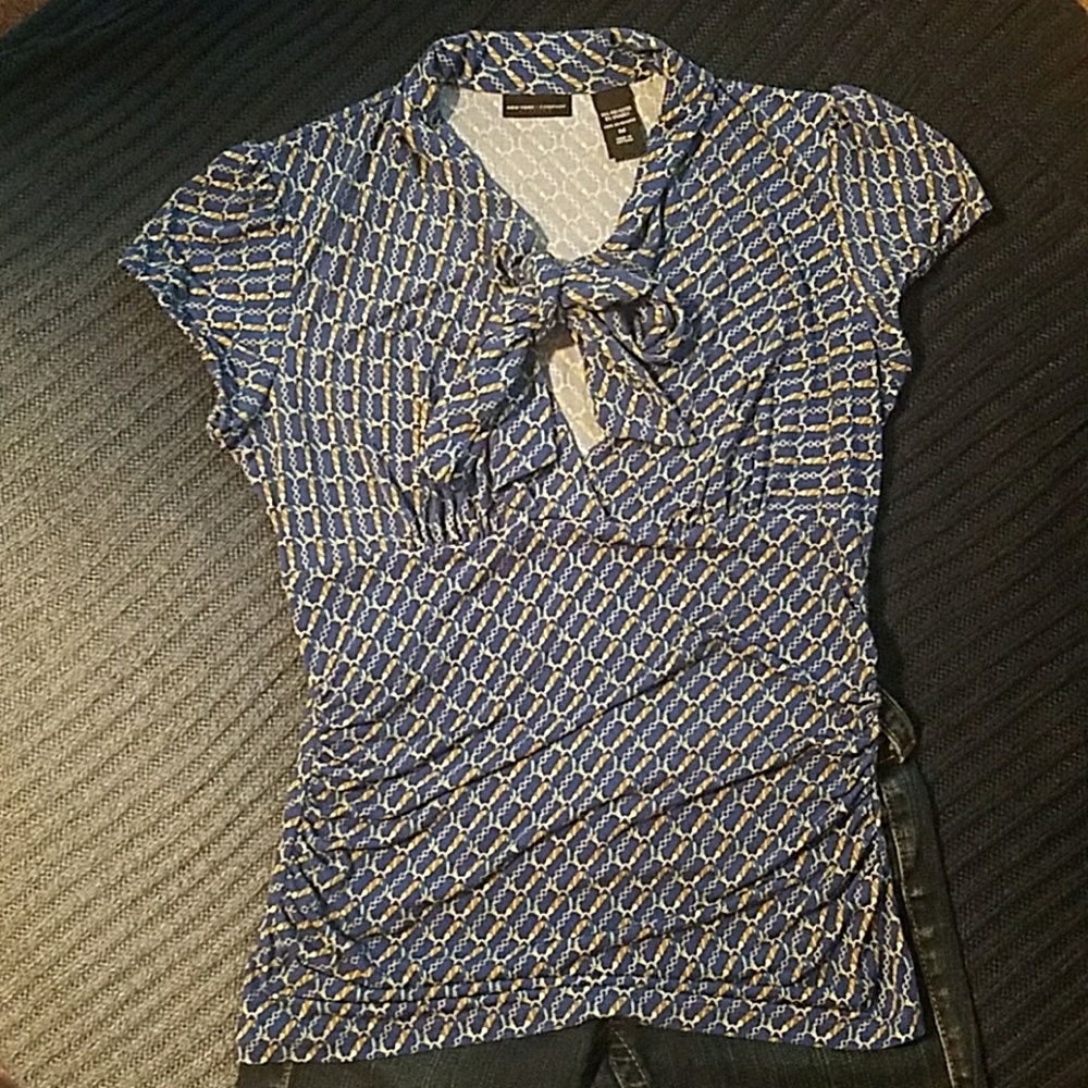New York & Co. sz M pussy bow top