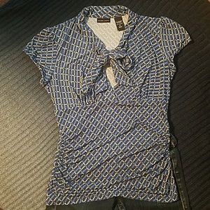 New York & Co. sz M pussy bow top