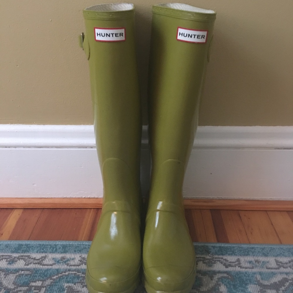 Chartreuse Hunter Rain Boots size 9