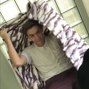 Meet your Posher, Simon