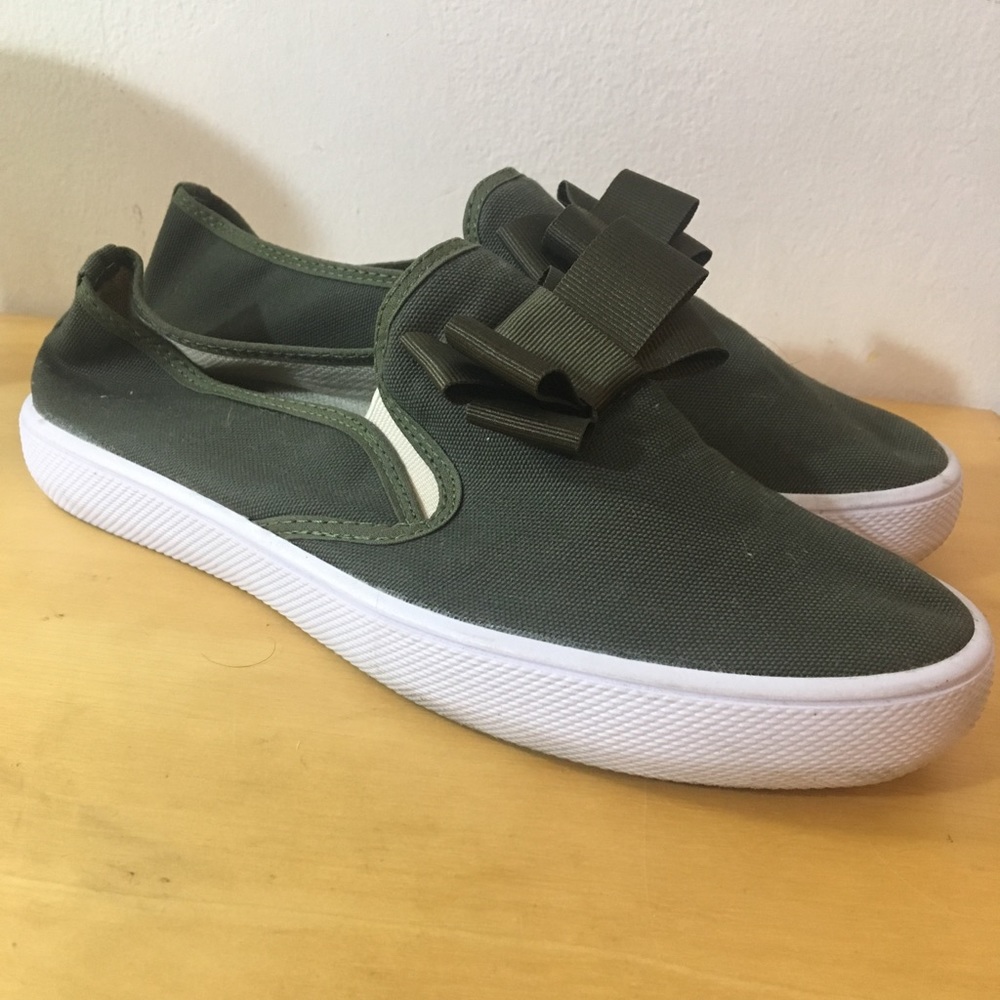 NEW ! Slip-on casual “sneaker/flats”