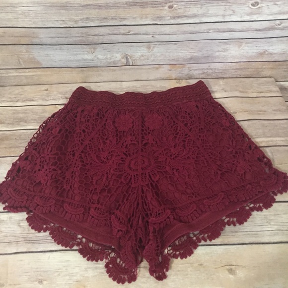 Rue21 Pants - Sz Large Rue 21 Burgundy Lace Shorts