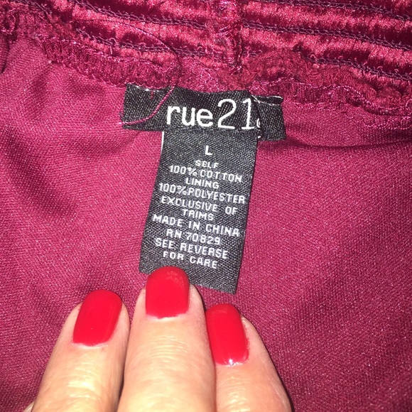 Sz Large Rue 21 Burgundy Lace Shorts - Picture 3 of 4