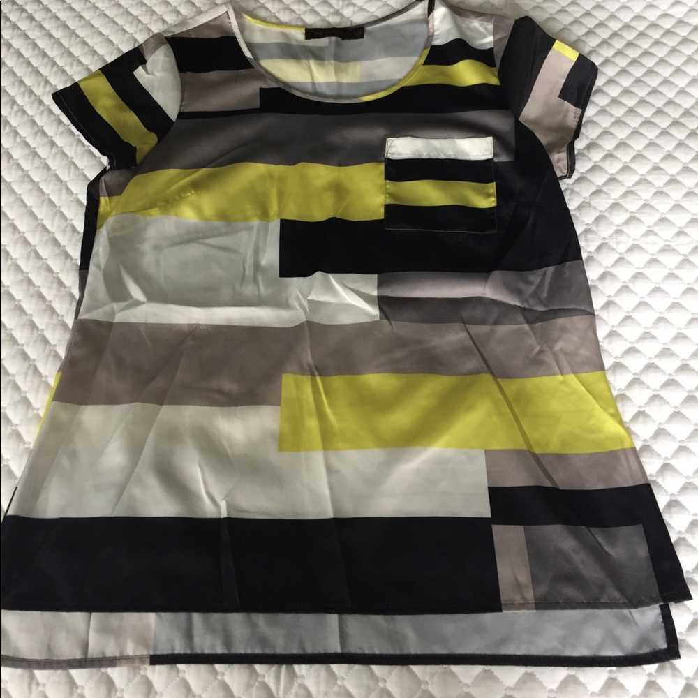 Limited short sleeve blouse
