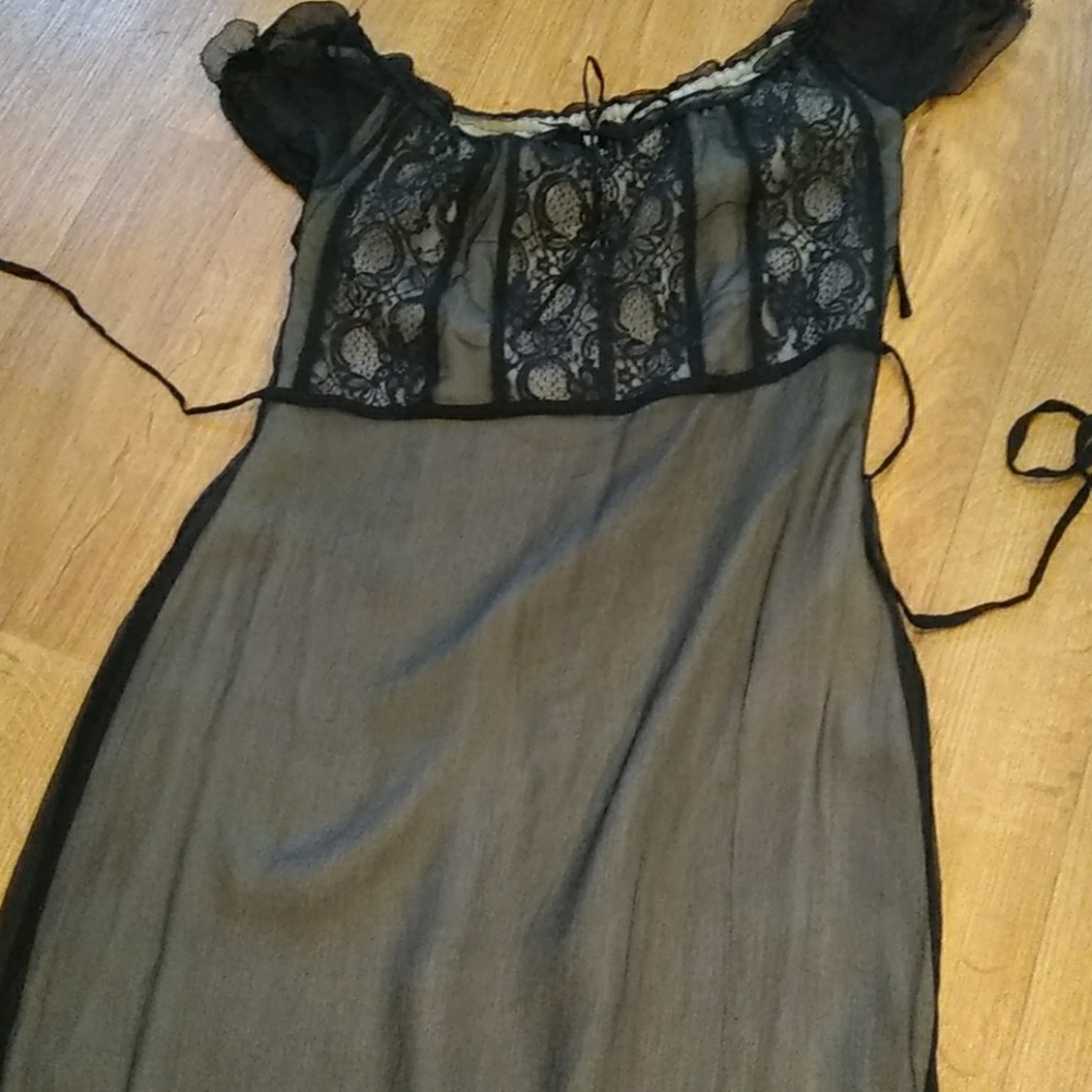 Tristan & Iseut Dainty Dress - size 4
