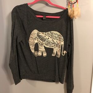 Long sleeve shirt with elephant