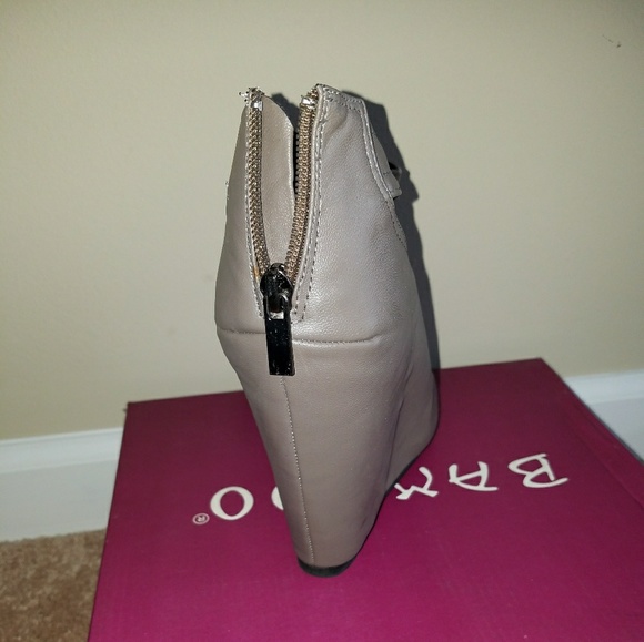 Grey wedges - Picture 2 of 4