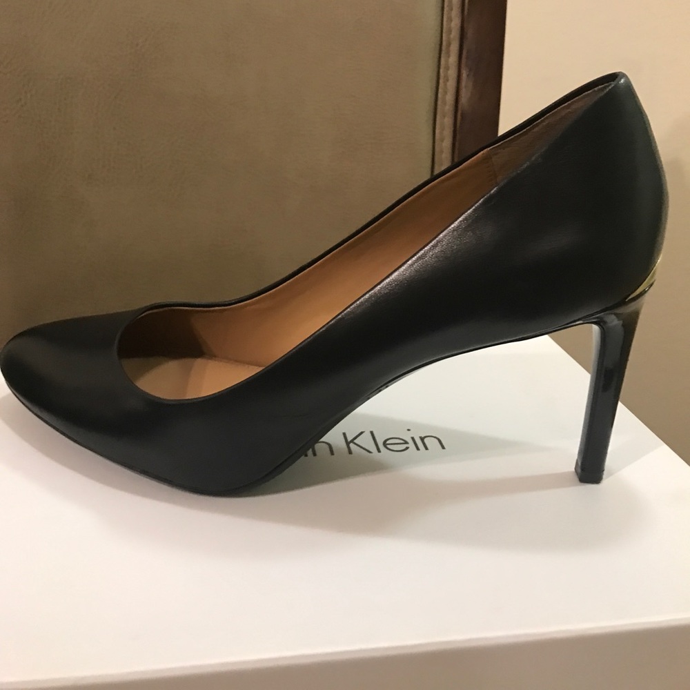 Calvin Klein Salsha Kid Skin Black Heels 9M