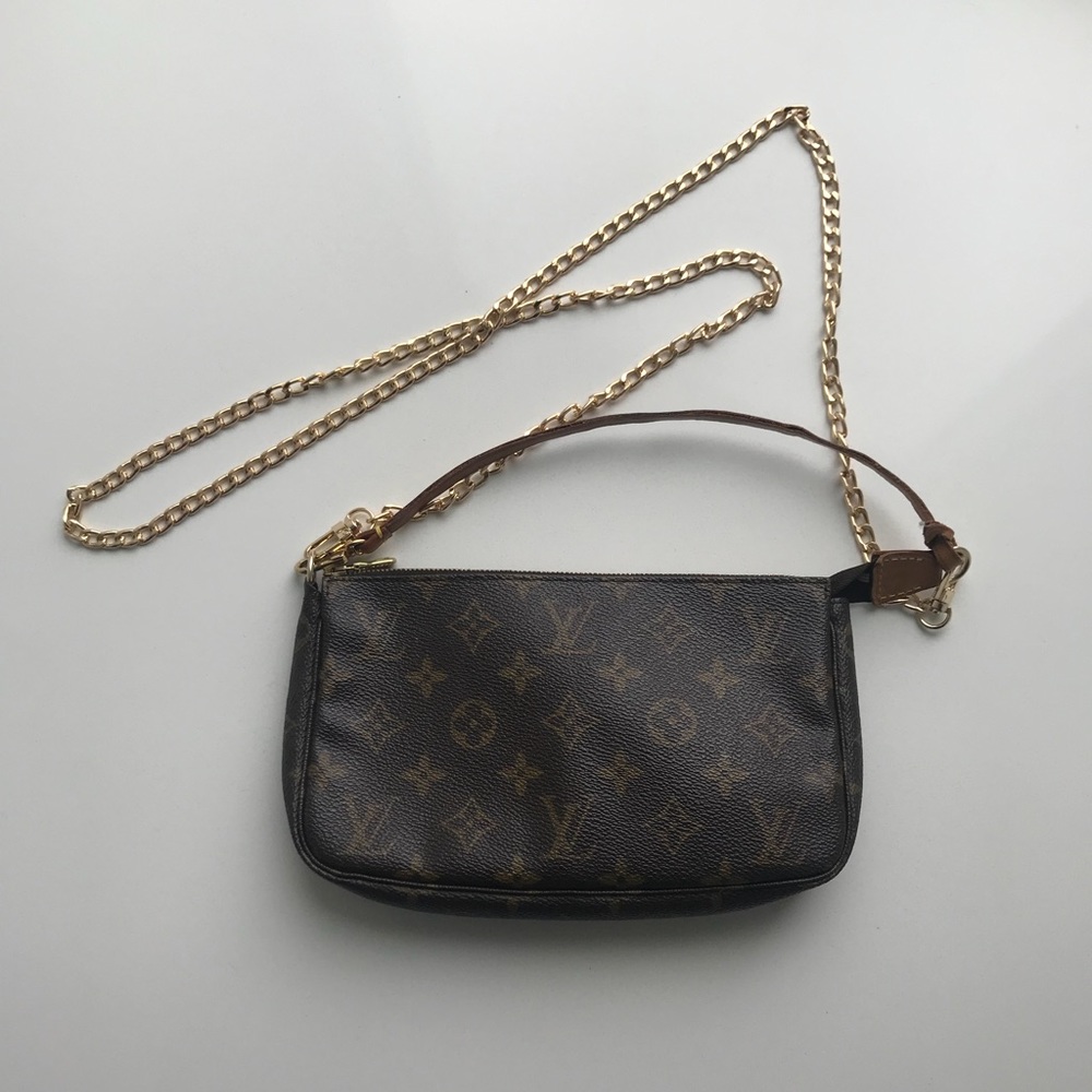 Authentic Louis Vuitton Pochette crossbody.