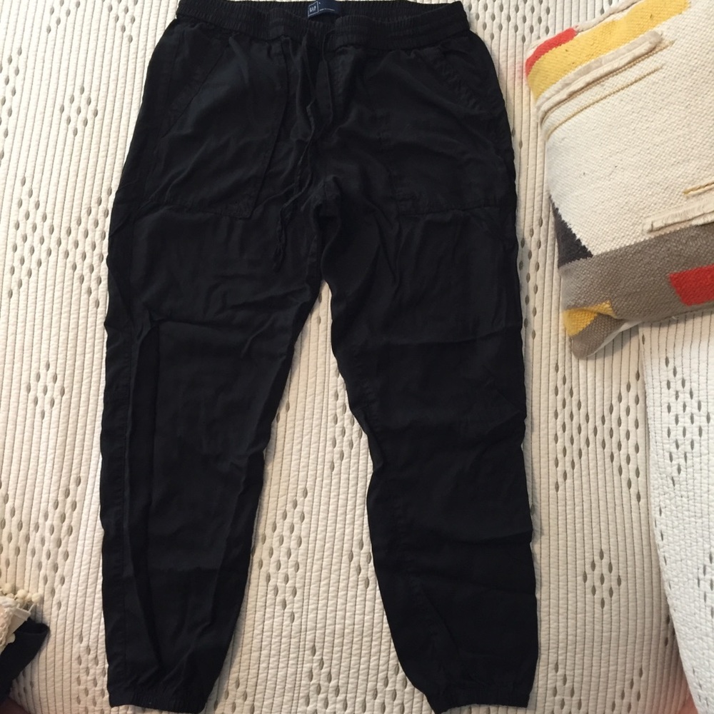 Gap utility jogger