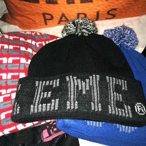 Authentic SUPREME HAT! Willing to negotiate price