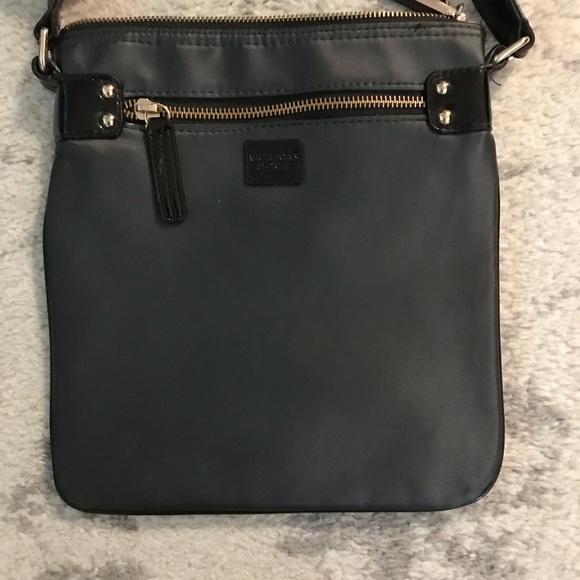 Gray & black nylon Victoria’s Secret crossbody bag - Picture 2 of 8