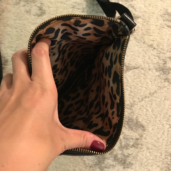 Gray & black nylon Victoria’s Secret crossbody bag - Picture 6 of 8