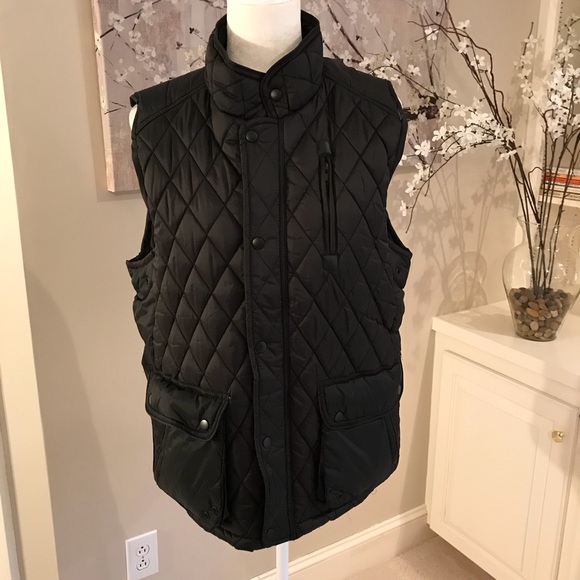repair Other - 🛍 3/$25 SALE WORN ONCE Quilted vest M (fits S)