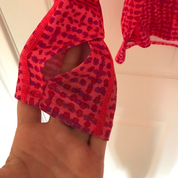 Under Armour top - Picture 3 of 7