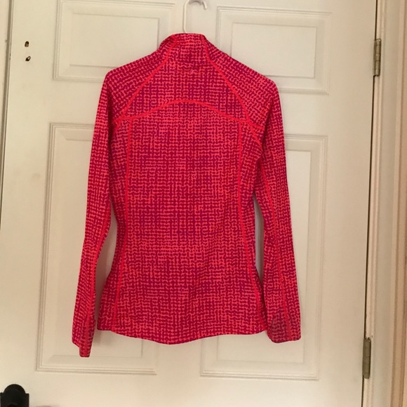 Under Armour top - Picture 5 of 7